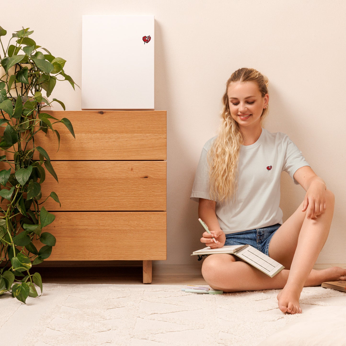 The London Shark Womens Classic T-Shirt