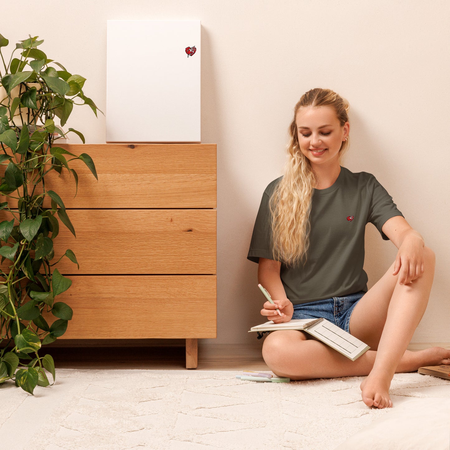 The London Shark Womens Classic T-Shirt